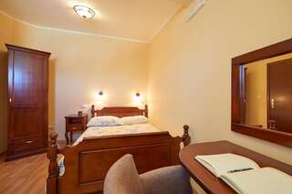 Отель Hotel Laguna Подгорица Бюджетный двухместный номер с 1 кроватью-14