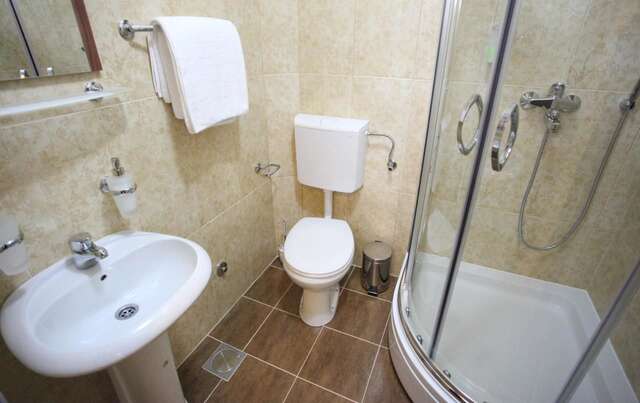 Отель Hotel Laguna Подгорица-38